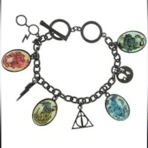 Harry Potter Deathly Hallows eight-charm bracelet made of black metal & acrylic